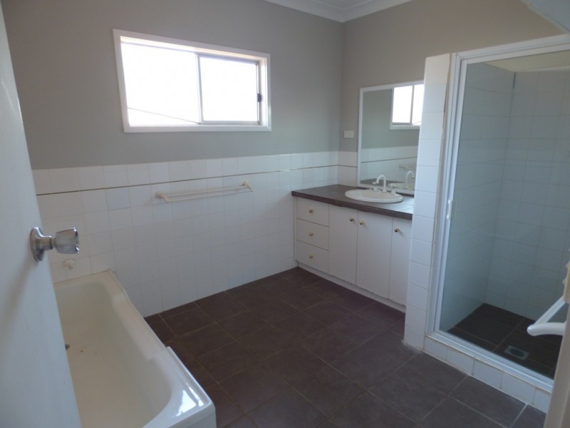 195 Farnell Street, Forbes NSW 2871