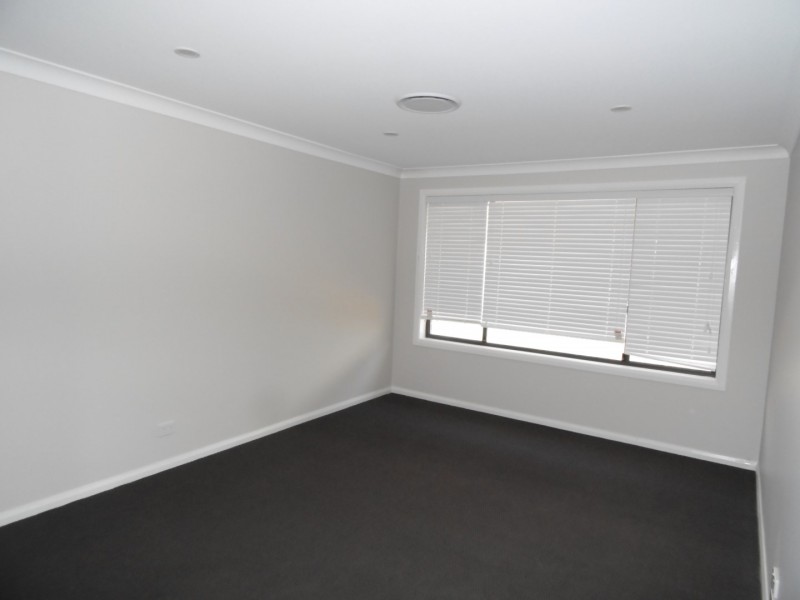 6 Jones Street, Parkes NSW 2870
