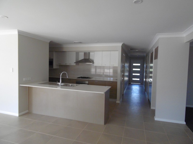 6 Jones Street, Parkes NSW 2870