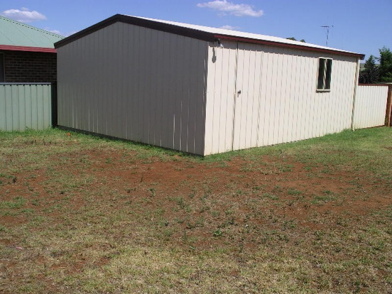 19 Danilenko Street, Parkes NSW 2870