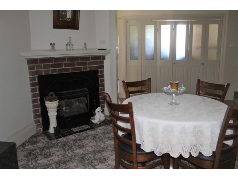 15 Gap St, Parkes NSW 2870