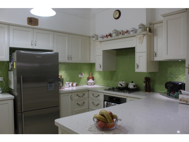 15 Gap St, Parkes NSW 2870