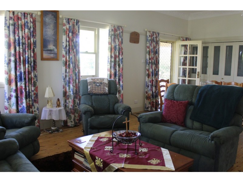 15 Gap St, Parkes NSW 2870