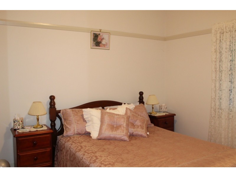 15 Gap St, Parkes NSW 2870