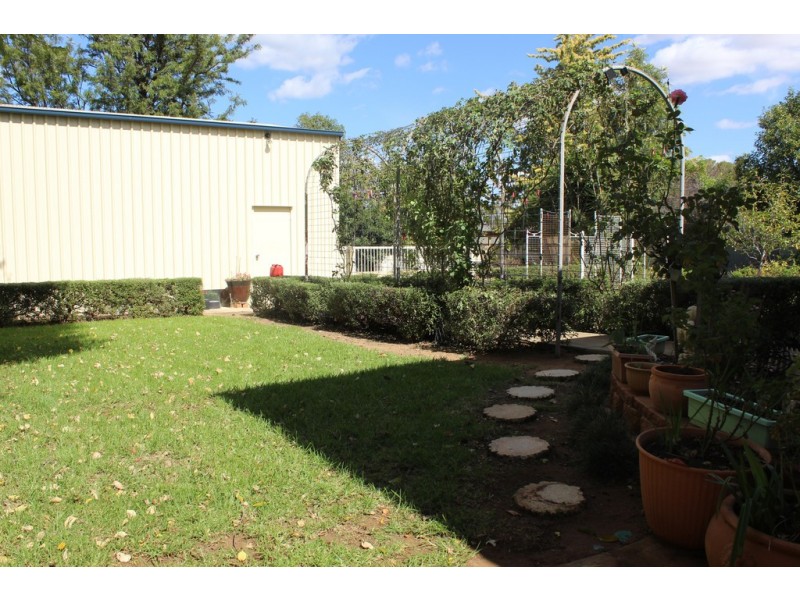 15 Gap St, Parkes NSW 2870