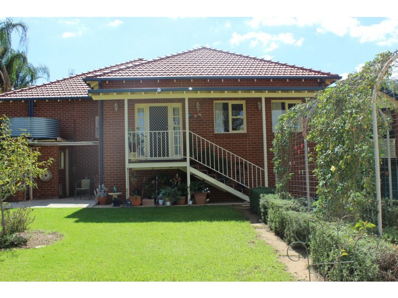 15 Gap St, Parkes NSW 2870