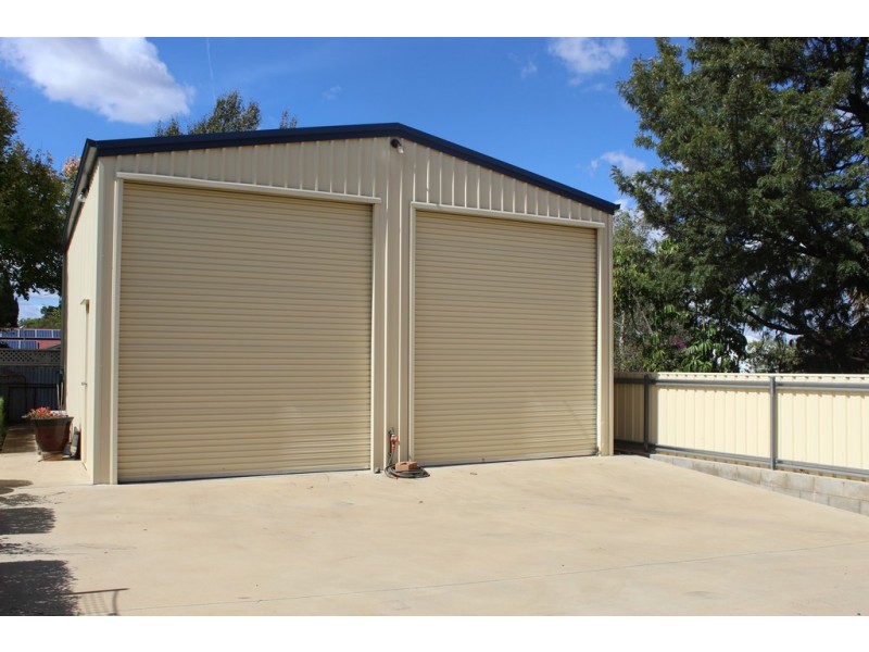 15 Gap St, Parkes NSW 2870