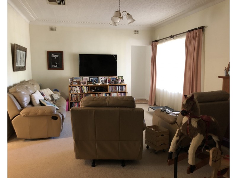 2 Brenner Street, Forbes NSW 2871