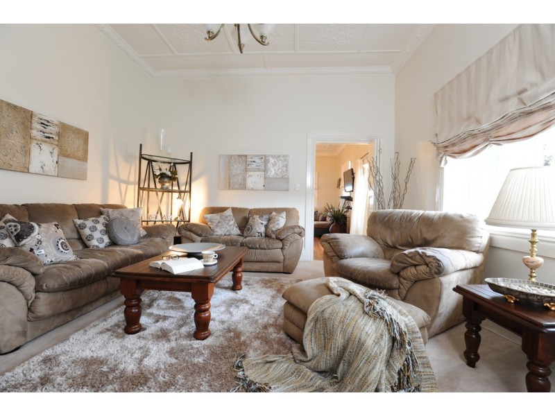 8 High Street, Parkes NSW 2870