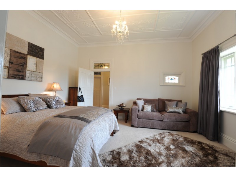 8 High Street, Parkes NSW 2870