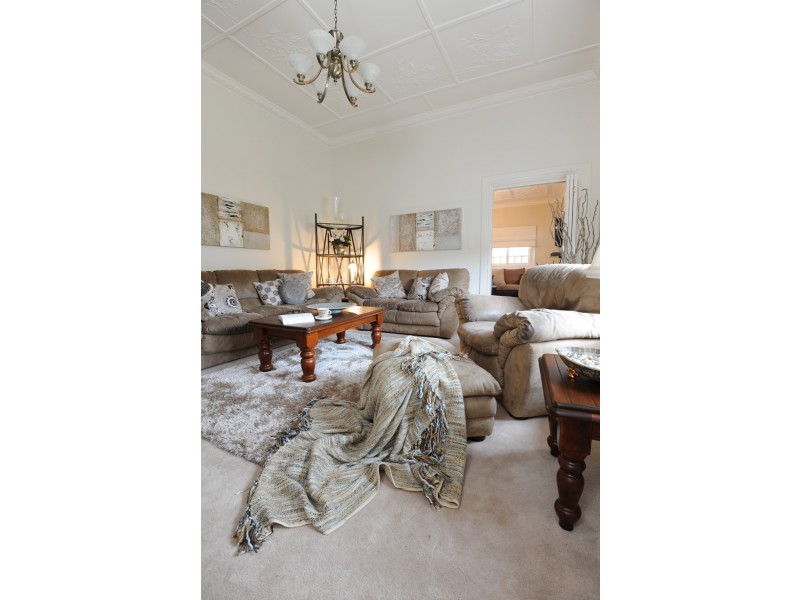 8 High Street, Parkes NSW 2870