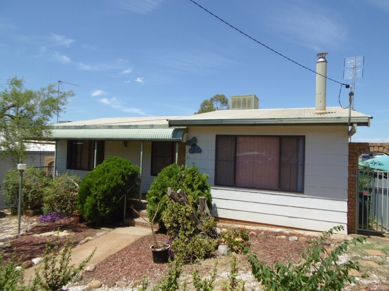 19 Howard Street, Parkes NSW 2870