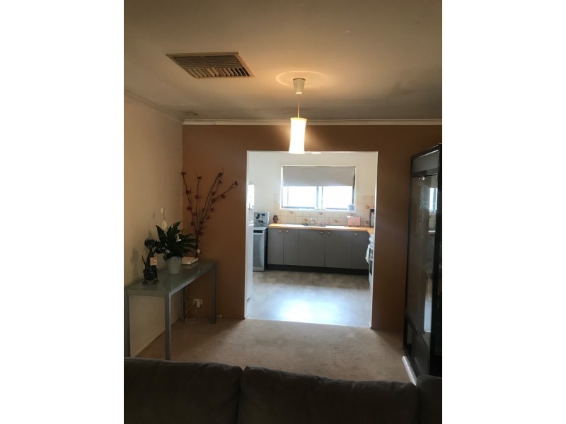 19 Howard Street, Parkes NSW 2870