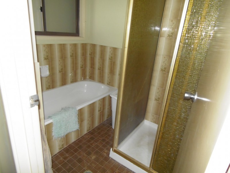 19 Howard Street, Parkes NSW 2870