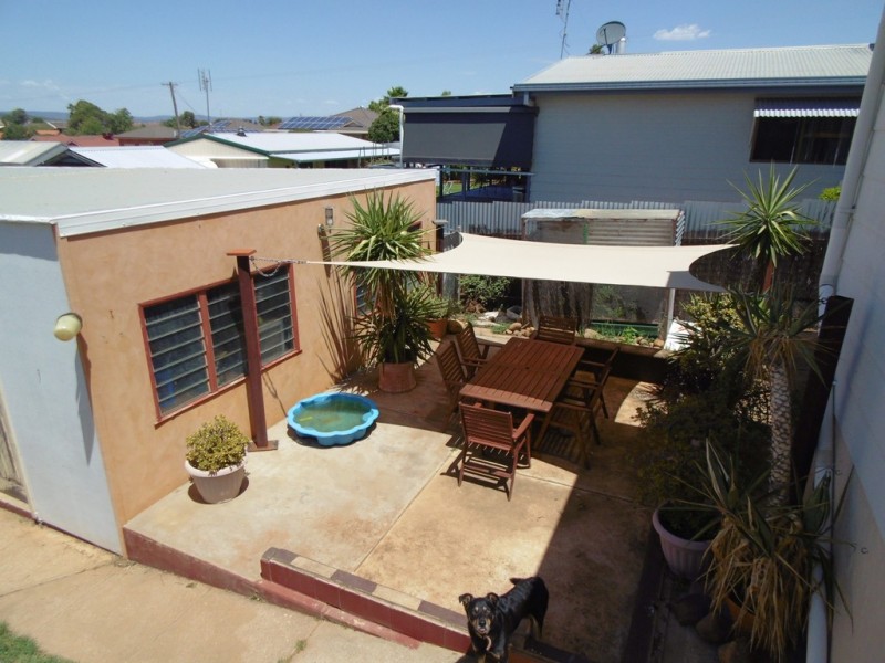 19 Howard Street, Parkes NSW 2870