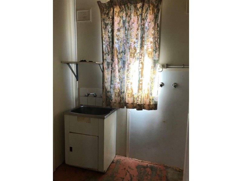 10 Gallop Ave, Parkes NSW 2870