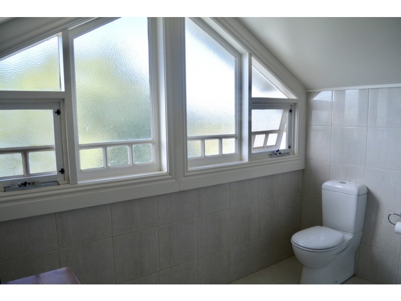 8 High St, Parkes NSW 2870