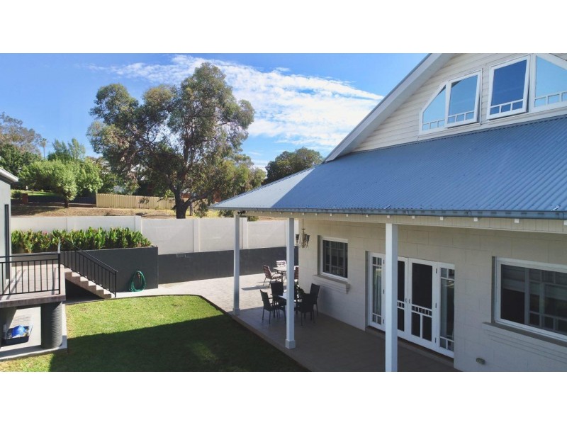 8 High St, Parkes NSW 2870