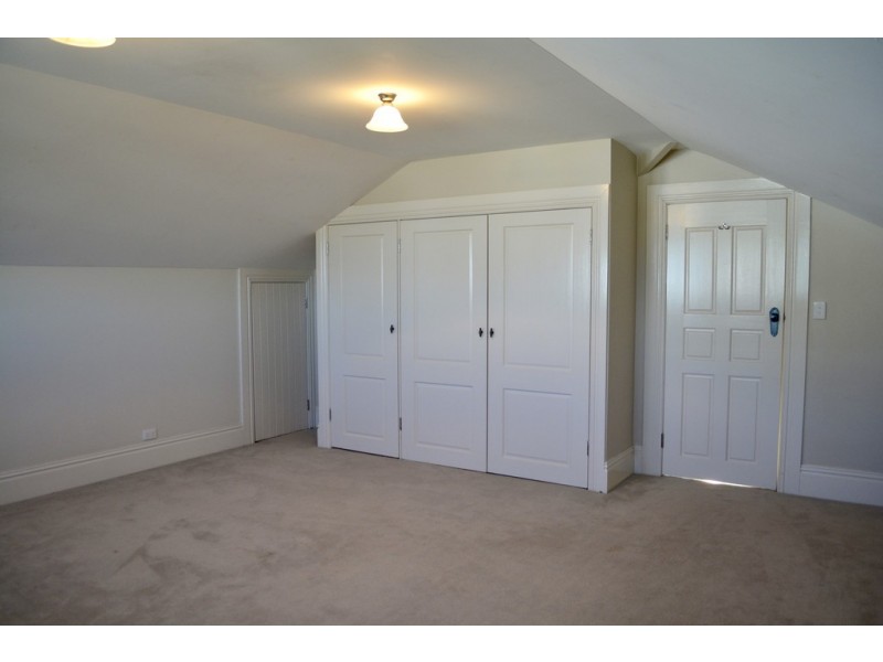 8 High St, Parkes NSW 2870