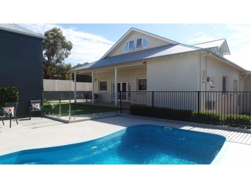 8 High St, Parkes NSW 2870