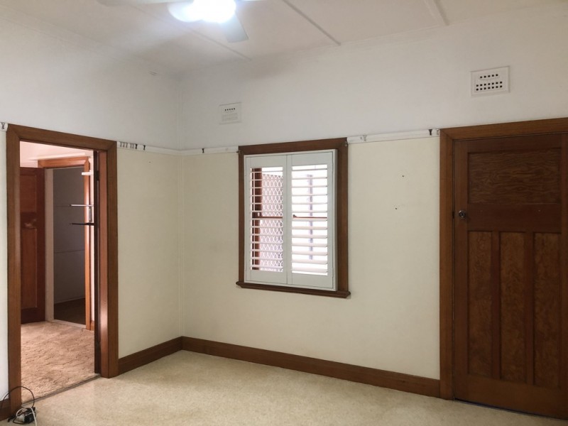 133 Currajong Street, Parkes NSW 2870