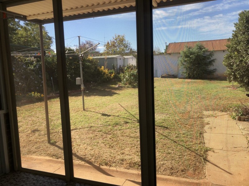 133 Currajong Street, Parkes NSW 2870