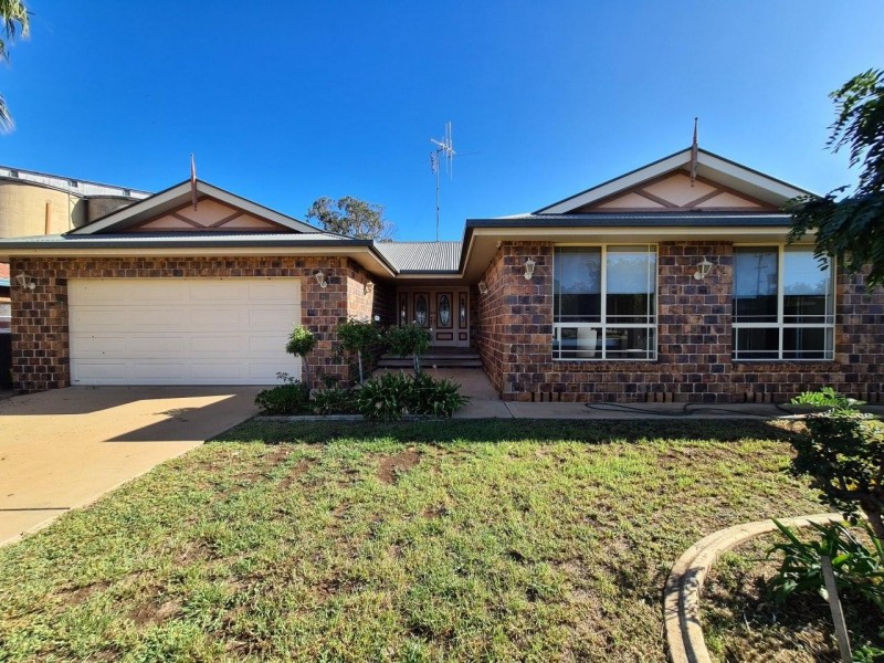 6 Caledonia Street, Parkes NSW 2870