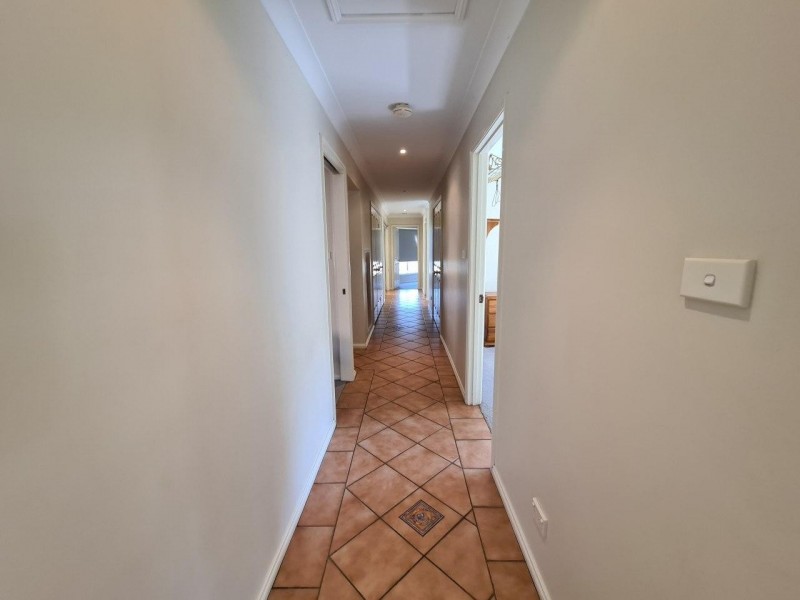 6 Caledonia Street, Parkes NSW 2870