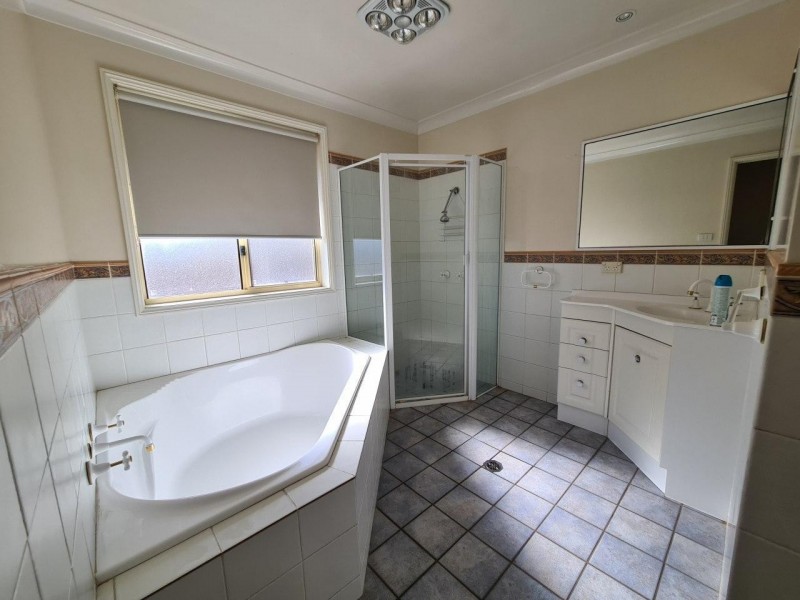 6 Caledonia Street, Parkes NSW 2870