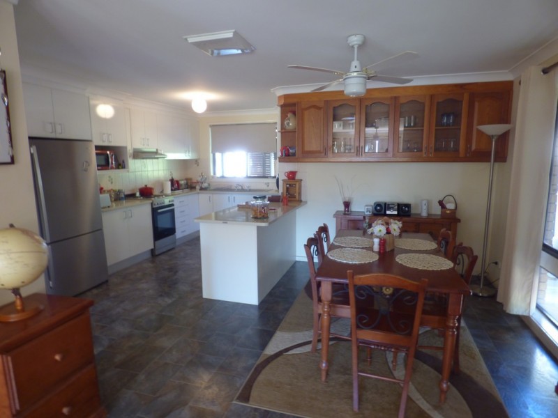 38 Pye Street, Eugowra NSW 2806