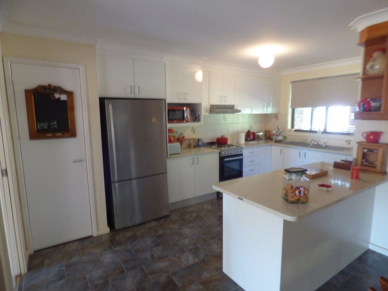 38 Pye Street, Eugowra NSW 2806