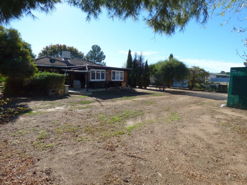 38 Pye Street, Eugowra NSW 2806