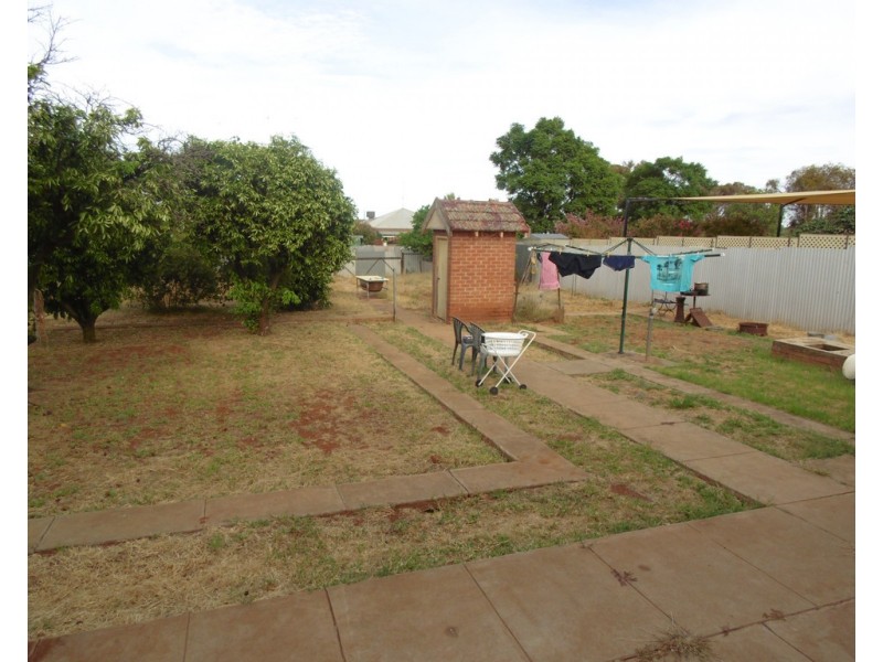 28 Caswell, Peak Hill NSW 2869