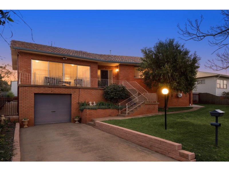 6 Hodges Street, Parkes NSW 2870