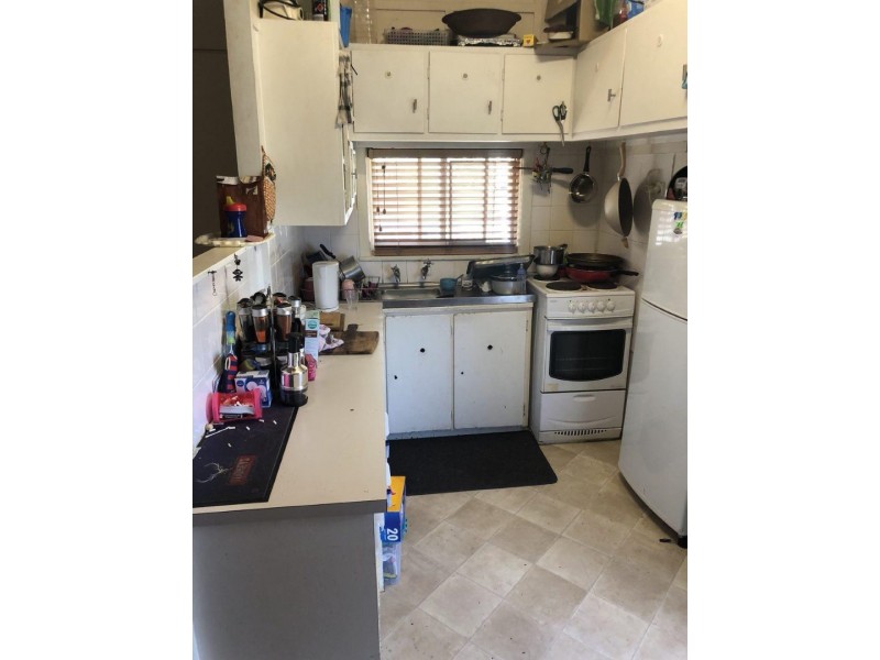 9 Gallop Ave, Parkes NSW 2870