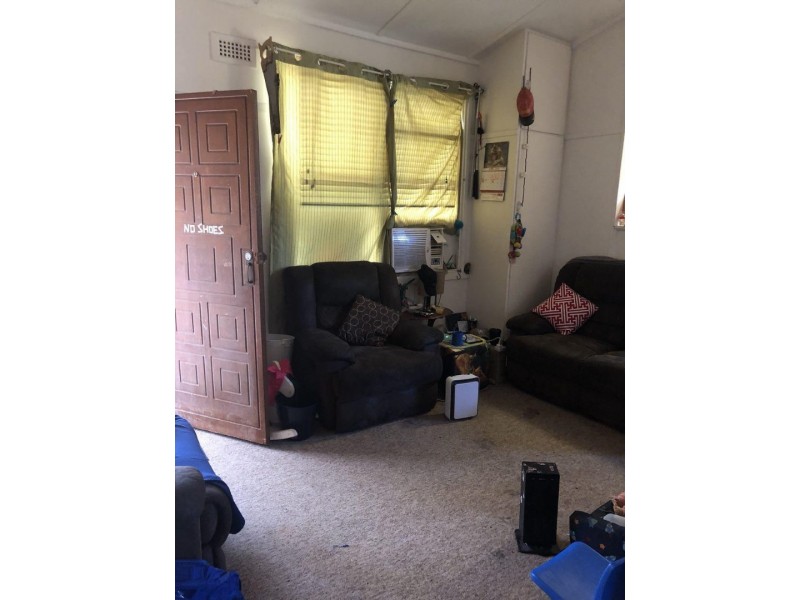 9 Gallop Ave, Parkes NSW 2870