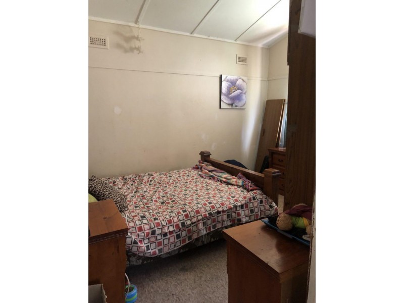 9 Gallop Ave, Parkes NSW 2870