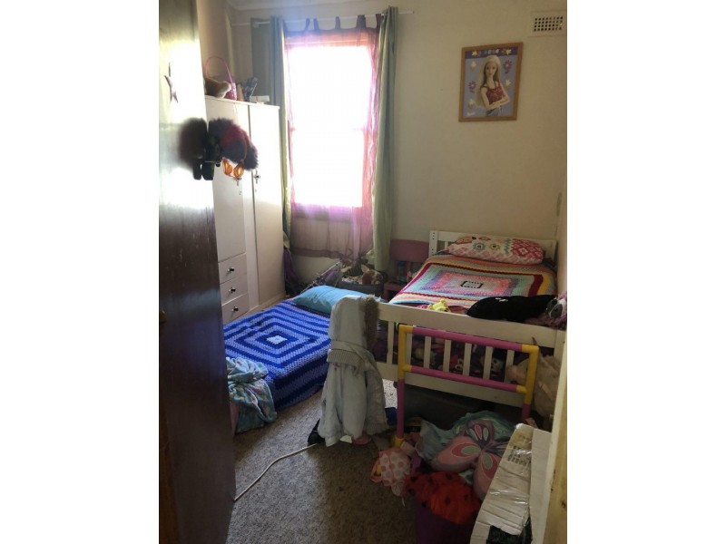 9 Gallop Ave, Parkes NSW 2870