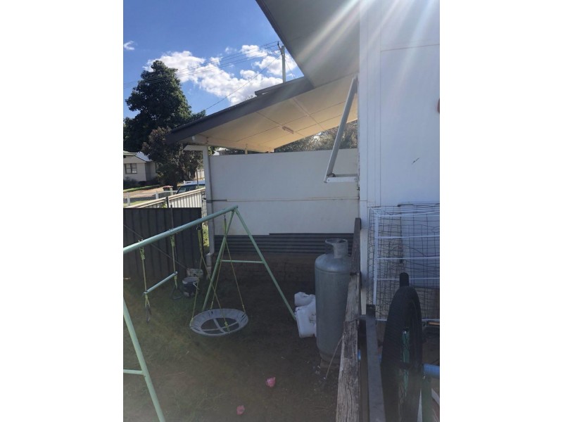 9 Gallop Ave, Parkes NSW 2870