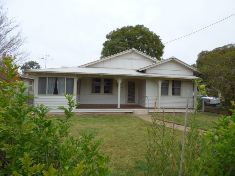 2 Reid Street, Forbes NSW 2871