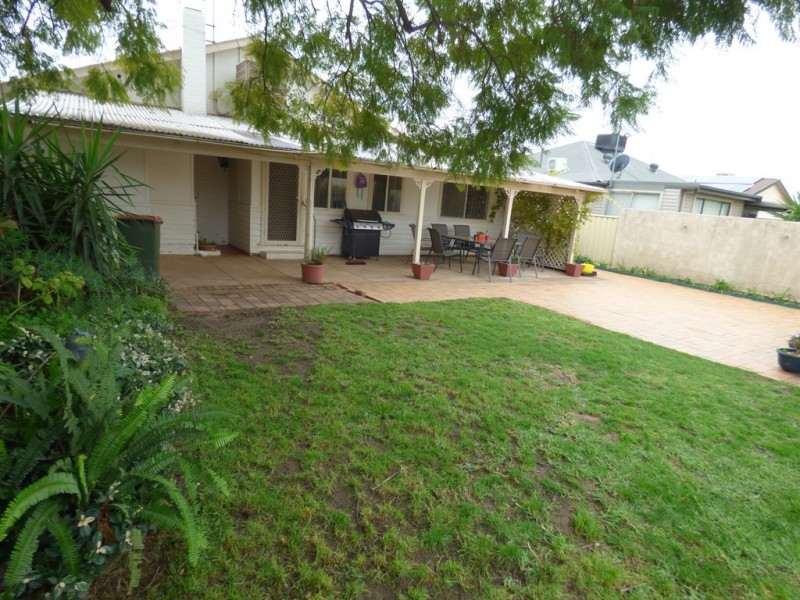 2 Reid Street, Forbes NSW 2871