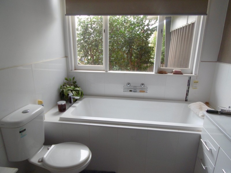 1 Wattle Street, Parkes NSW 2870