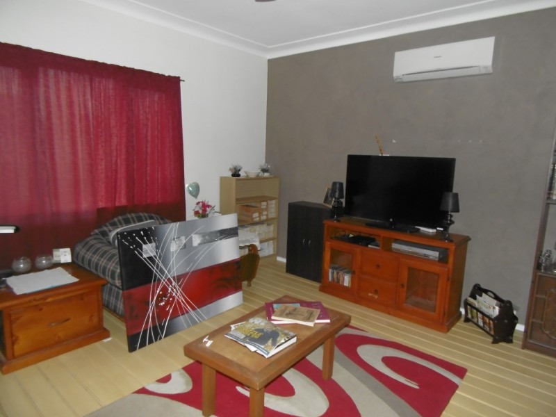 1 Wattle Street, Parkes NSW 2870