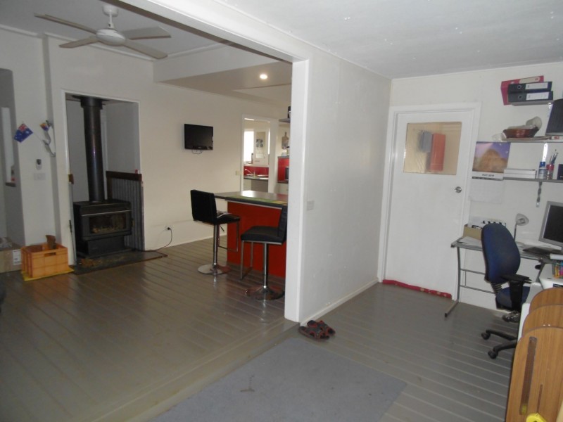 1 Wattle Street, Parkes NSW 2870