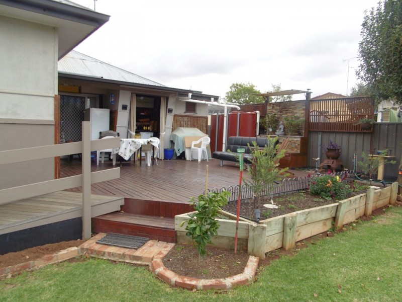 1 Wattle Street, Parkes NSW 2870