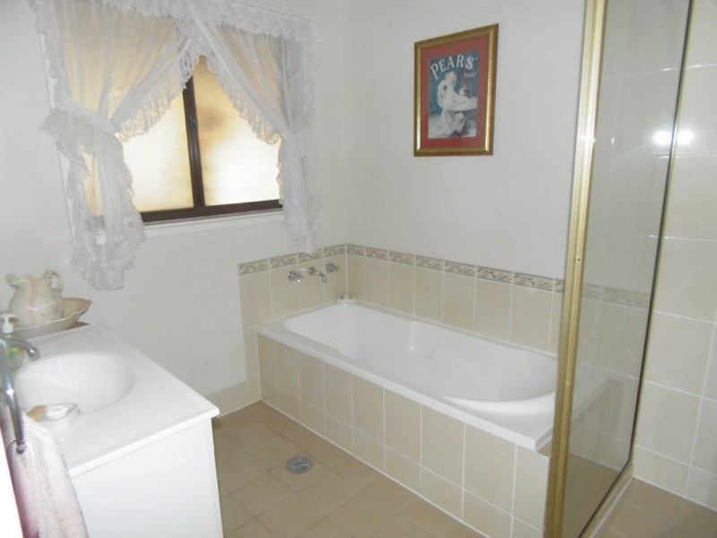 93 Victoria Street, Parkes NSW 2870