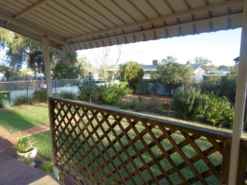 93 Victoria Street, Parkes NSW 2870