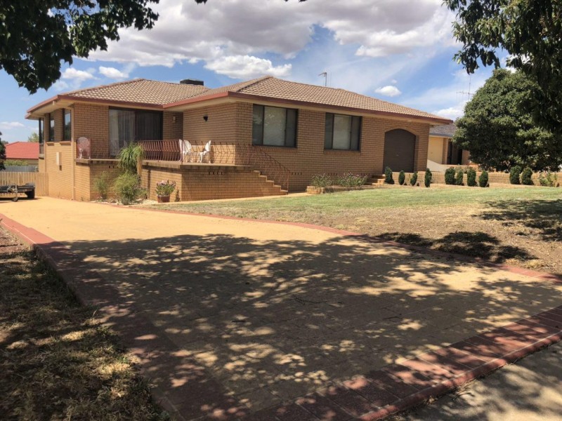 17 Jubilee Street, Parkes NSW 2870