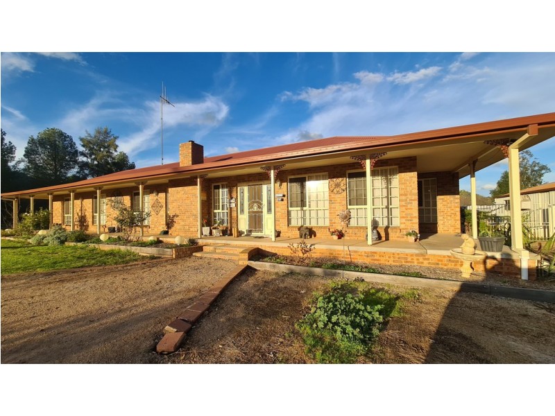 239 Nash Street, Parkes NSW 2870