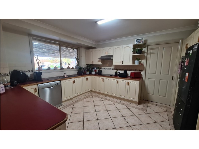 239 Nash Street, Parkes NSW 2870